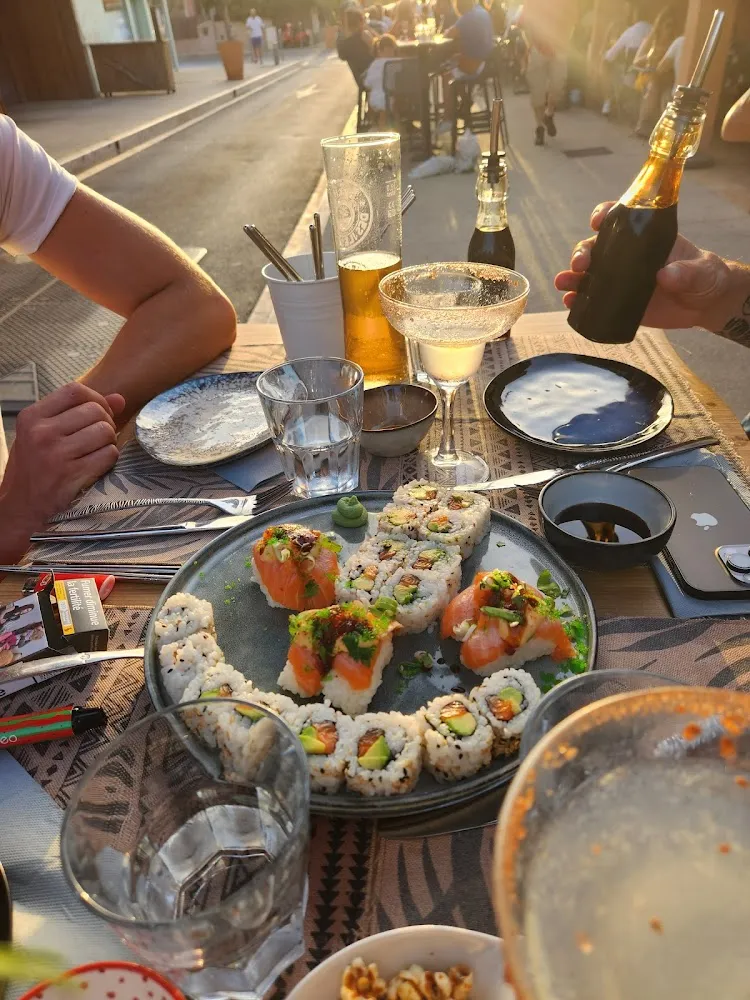 Nigri Saumon Et California Saumon Avocat